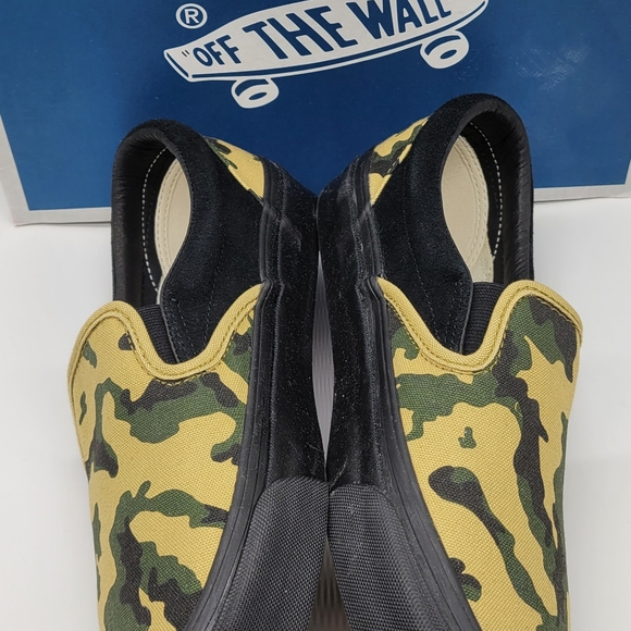 NEW Vans Classic Slip-On Camo - Picture 4 of 5